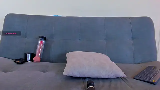 Cum_hunters live cam on StripChat