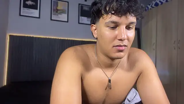 Leo_Savage_ live cam on StripChat