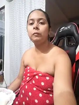 Zarinamoon live cam on StripChat