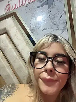 YouCandiSumisa webcam