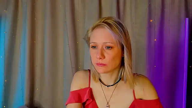 NikaBond live cam on StripChat