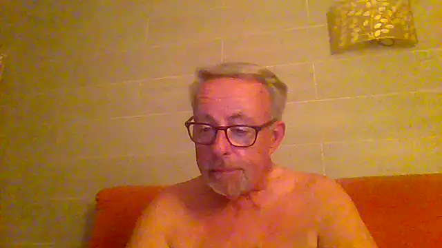 tuggy59 live cam on StripChat