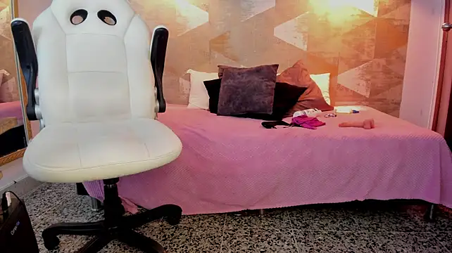 LalilaBrunettee