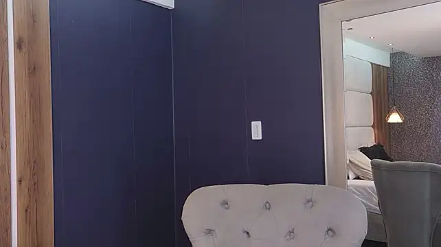 LolaGray__ live cam preview