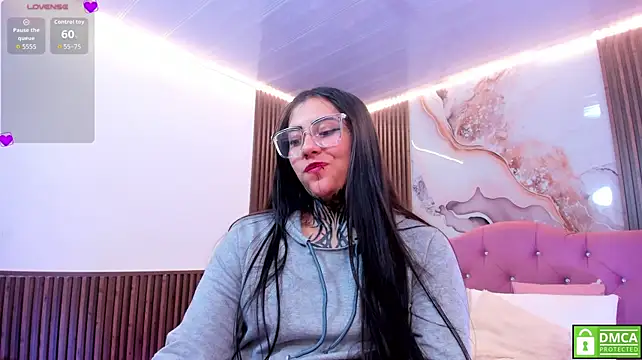 Kiara_tay live cam on StripChat