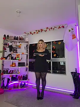 angelica_sparks heels facesitting fetish