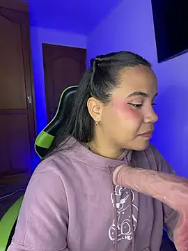 leila_22