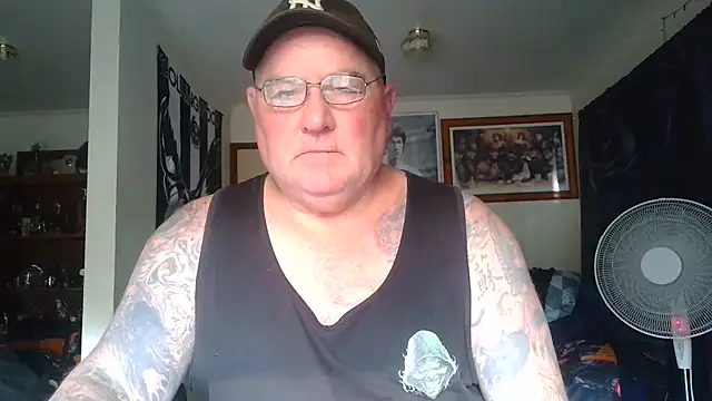 KINKYBLUEYES69 live cam preview