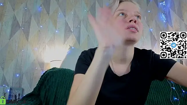 Michelle_Blond blonde webcam model