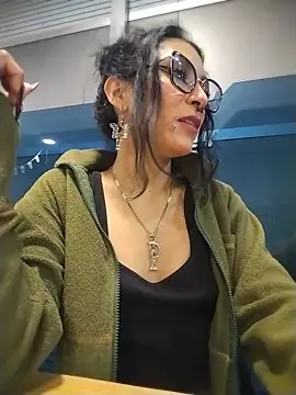 Raia_Martin