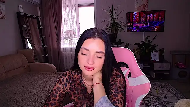 SoftMoon live cam on StripChat