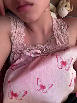 Vi_sexyy live cam on StripChat