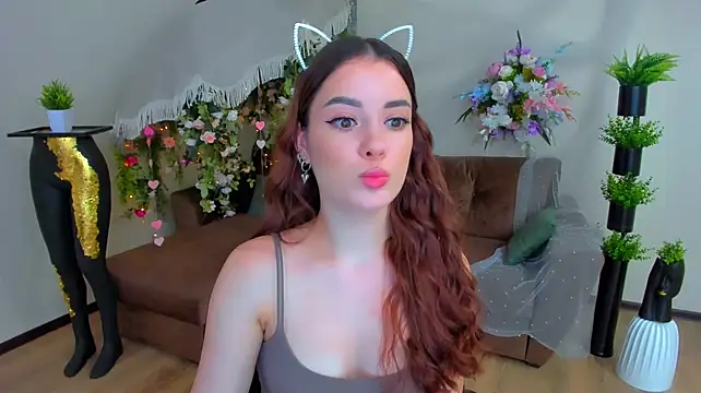 PutOnRepeat live cam on StripChat