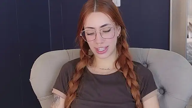 LolaGray__ live cam on StripChat