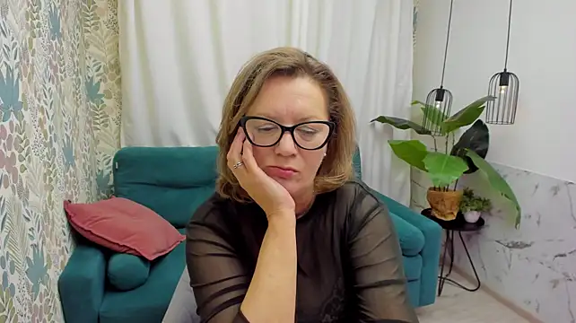 LeaPure live cam on StripChat