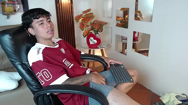 Jonnie-rodriguez live cam on StripChat