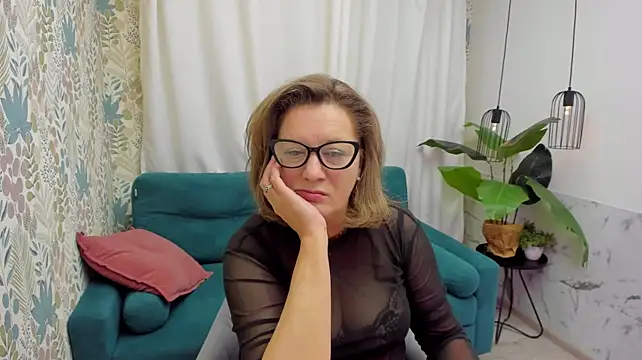 LeaPure live cam on StripChat