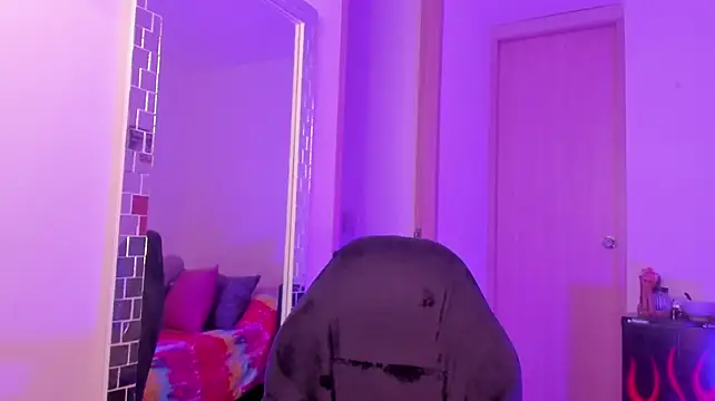 rotwallace platinum blonde cam
