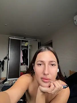 AleksandraRich live cam on StripChat