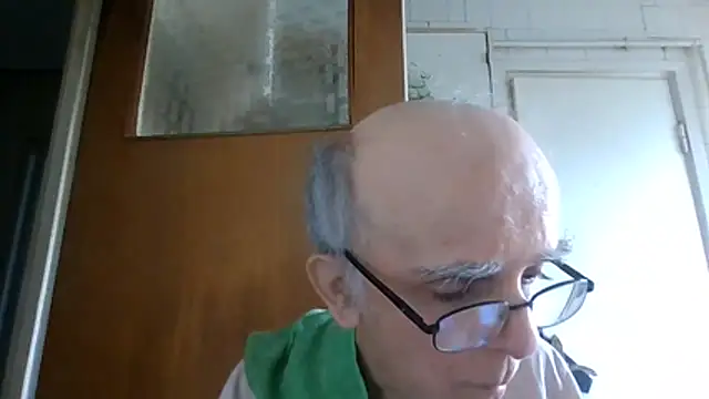 mariusica1@xh live cam on StripChat