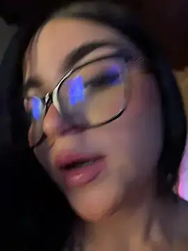 Lana_Hands