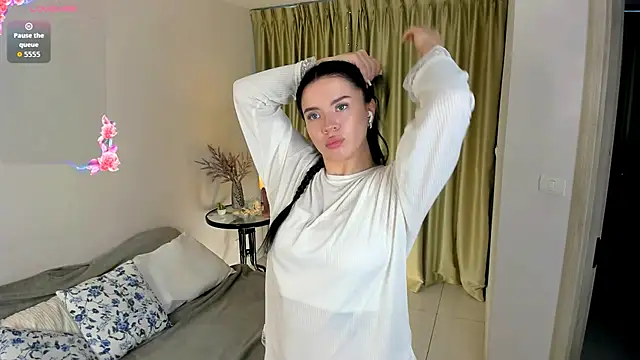 Evelyne_xxo live cam on StripChat