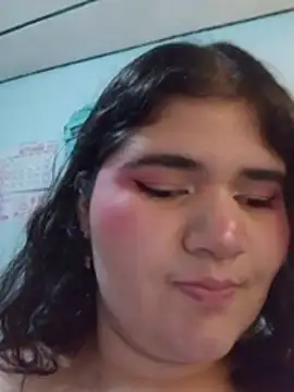 emilie_jones15