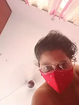 thanusi_2 live cam on StripChat