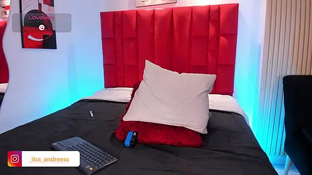 LiamWildx20 live cam on StripChat