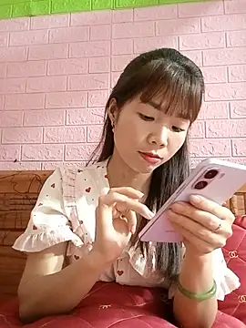 AmyLinee01 live cam on StripChat