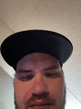 Phatrooster69 live cam on StripChat