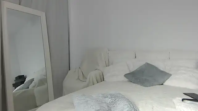 Layla23a live cam on StripChat