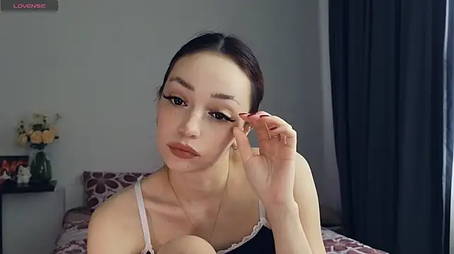 AyeHoney live cam on StripChat