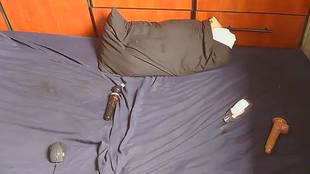 BadBitchSlender live cam on StripChat