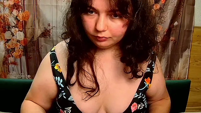 NeonilaLisova live cam on StripChat