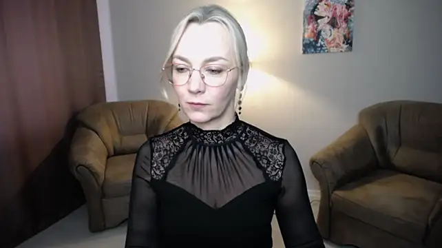 Ava_Elior