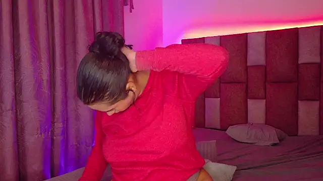 HilaryBrawn live cam preview