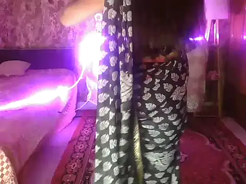 tara_malhotra