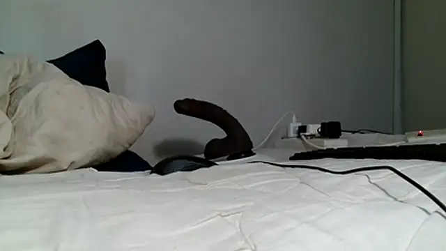 KinkyJXxX webcam