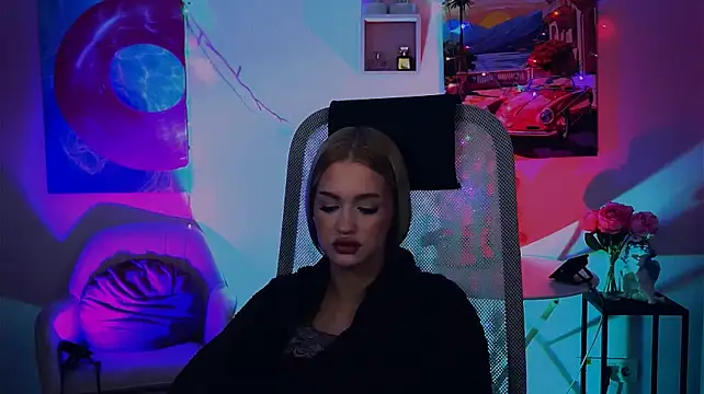 AngelaHolmes