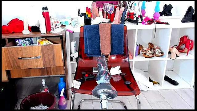KarlaHartley live cam preview