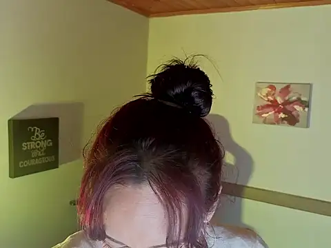 saray_glow live cam preview