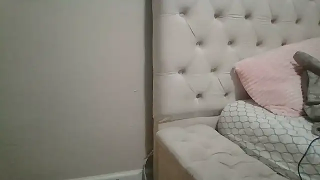 beautylovess live cam on StripChat