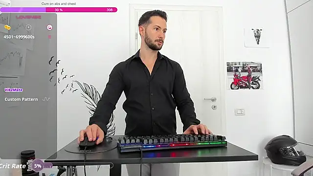 ZackFraser live cam on StripChat
