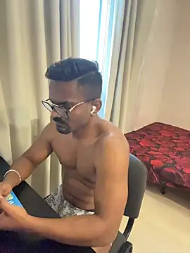 bhagihero live cam on StripChat