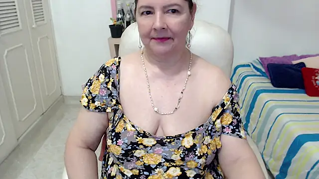 leonela_69 live cam preview