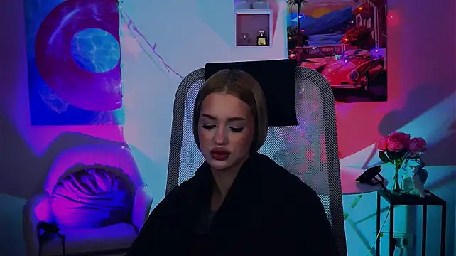 AngelaHolmes