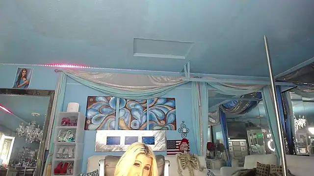 ADRIANNA_FOX