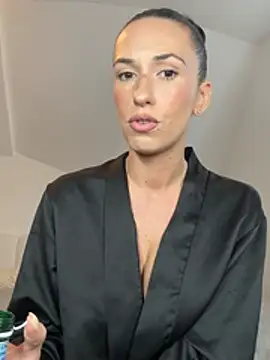 lola_tentatiion Live Webcam on Stripchat