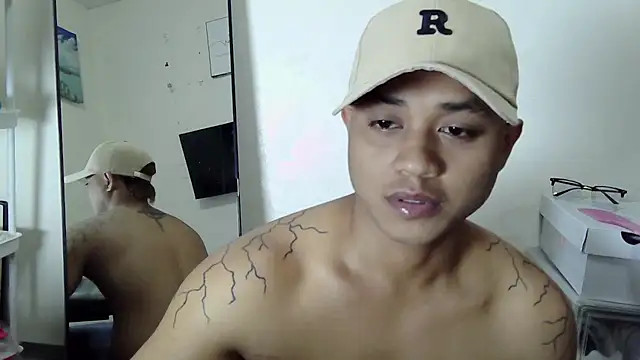 LonelyMark4u live cam on StripChat